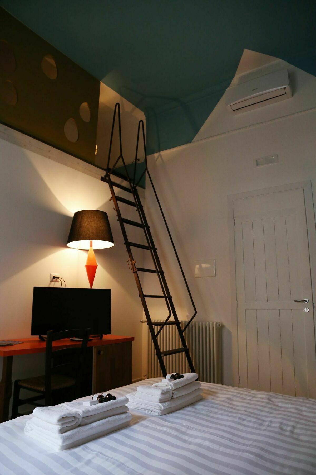 Hotel Ambaraba